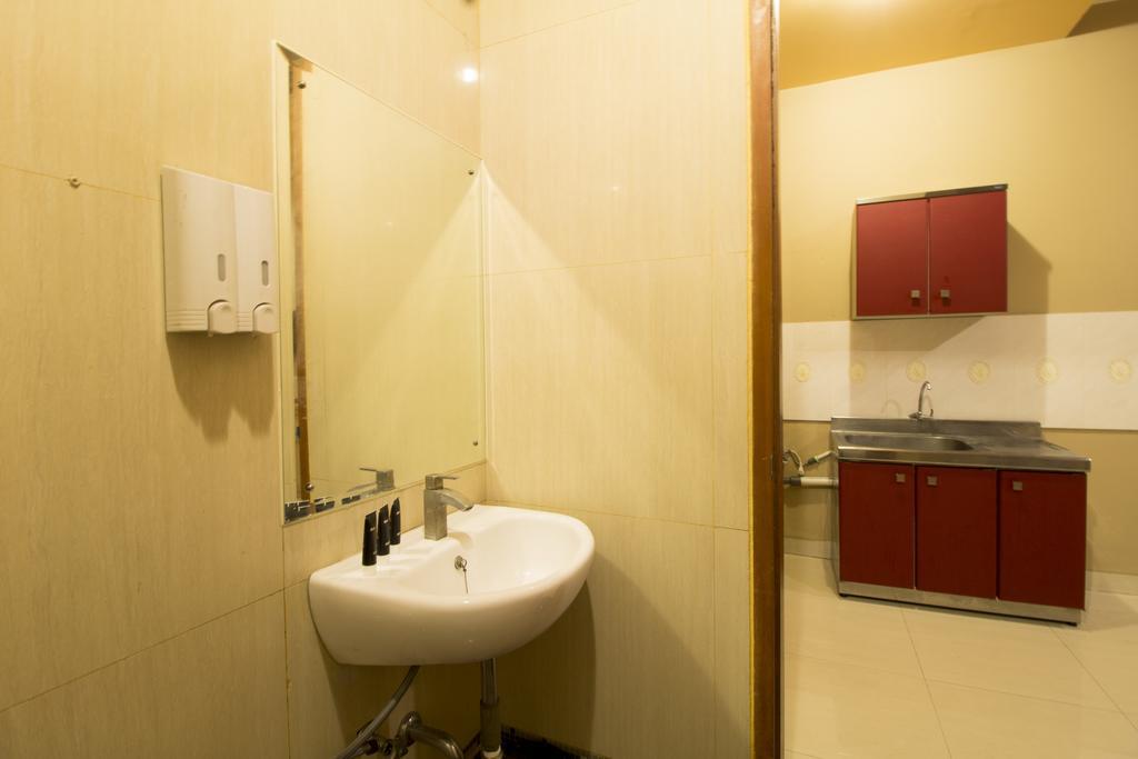 Reddoorz @ Cipete Utara 2 Hotel Jacarta Exterior foto